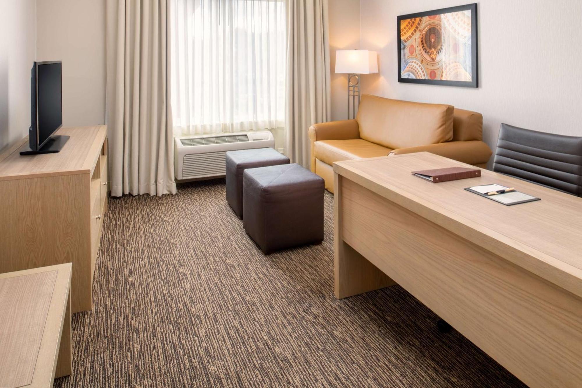 Doubletree By Hilton Olympia Exterior foto