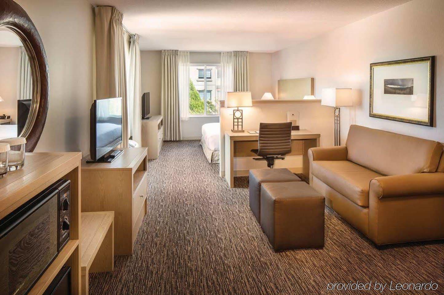 Doubletree By Hilton Olympia Exterior foto