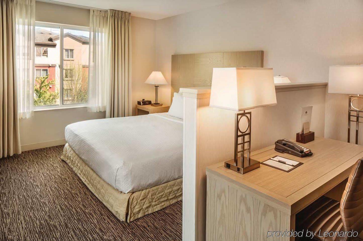 Doubletree By Hilton Olympia Exterior foto